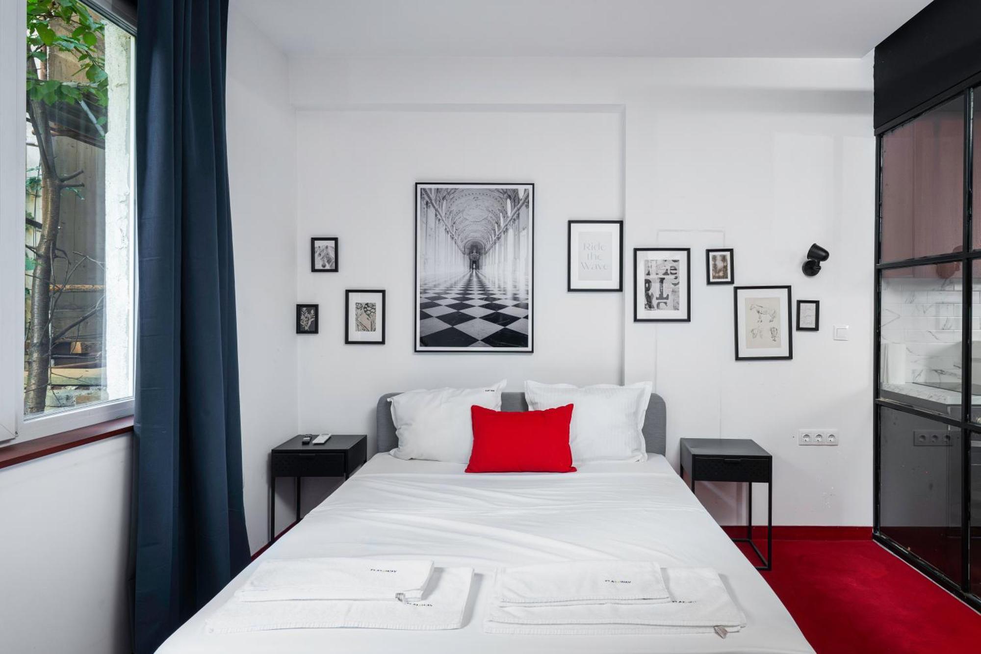 Central Art-Inspired Flat With Private Garage Sofia Ngoại thất bức ảnh